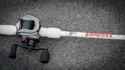 Abu Garcia Veritas Frog Baitcasting Rod -Vis en Kleding Shop ABU CASTING ROD VERITAS FROG LIFESTYLE 2021 003