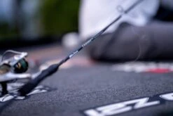 Abu Garcia Veritas Tournament Spinning Rod -Vis en Kleding Shop ABU SPINNING ROD VERITAS TOURNAMENT LIFESTYLE 2021 005