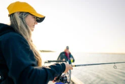 Temple Fork Outfitters Professional Baitcasting Rods -Vis en Kleding Shop Professional Carousel Lifestlye 4