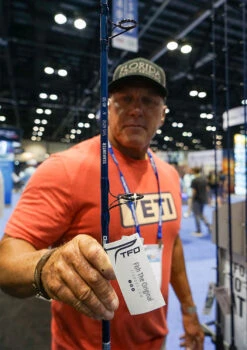 Temple Fork Outfitters Seahunter Casting Rods -Vis en Kleding Shop Seahunter Carousel Lifestlye 3