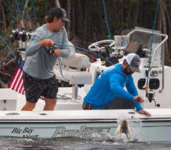 Temple Fork Outfitters Tactical Inshore Casting Rods -Vis en Kleding Shop Tactical Inshore Carousel Lifestlye 4 dce3365e ccaf 40a6 87b7 72ef251a5020