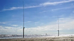 Temple Fork Outfitters Tactical Surf Rods -Vis en Kleding Shop Tactical Surf Carousel Lifestlye 1