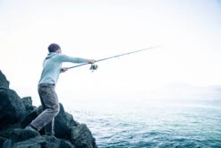 Temple Fork Outfitters Tactical Surf Rods -Vis en Kleding Shop Tactical Surf Carousel Lifestlye 5