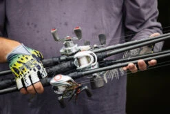 Temple Fork Outfitters Tactical Elite Bass Baitcasting Rods -Vis en Kleding Shop tfo tactical elite bass carousel lifestyle 3 2