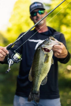 Temple Fork Outfitters Tactical Elite Bass Spinning Rods -Vis en Kleding Shop tfo tactical elite bass carousel lifestyle 4 1 7a3dbcff b261 4268 8cf5 ae0881fa0220